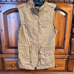 Women's Tan Utility Vest - Lightweight Sleeveless Layer